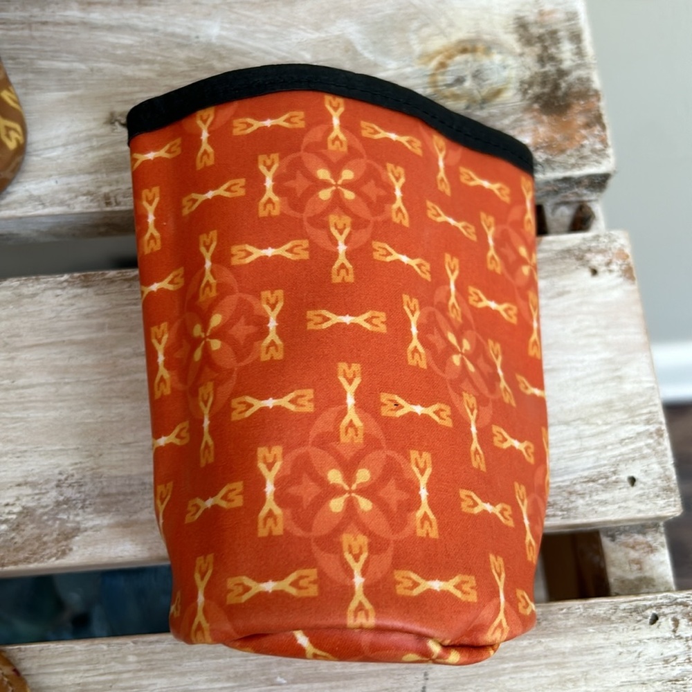 MICHELE & YVETTE OILCLOTH Handbag, Pouch & Drink Cover - Picture 8 of 10